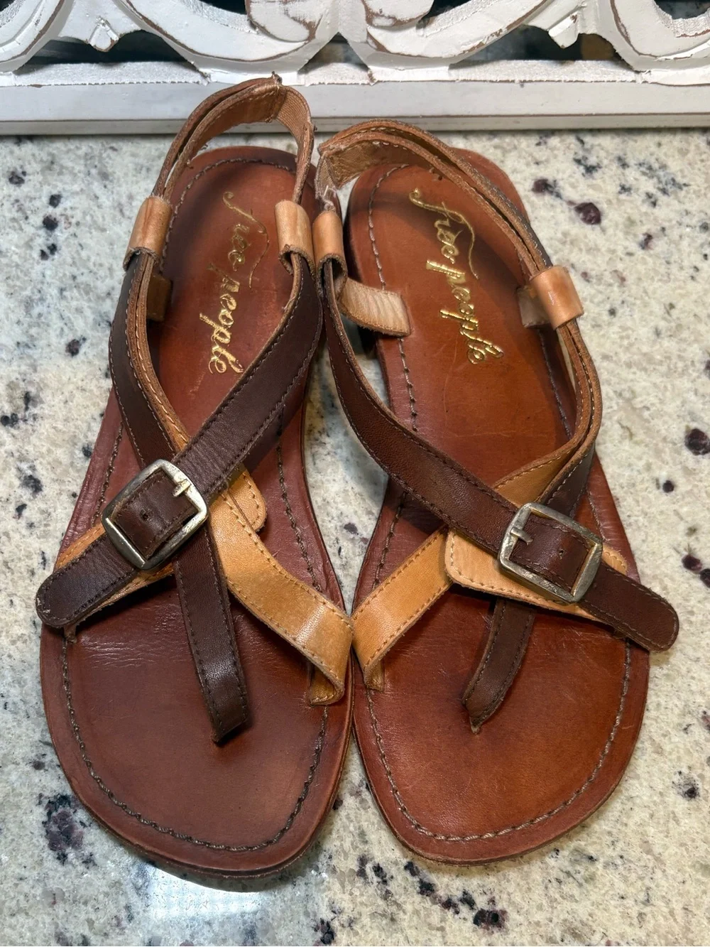 Free People La Risa Two-Tone Leather Strappy Flat Sandals Size 37.5 - Picture 2 of 12